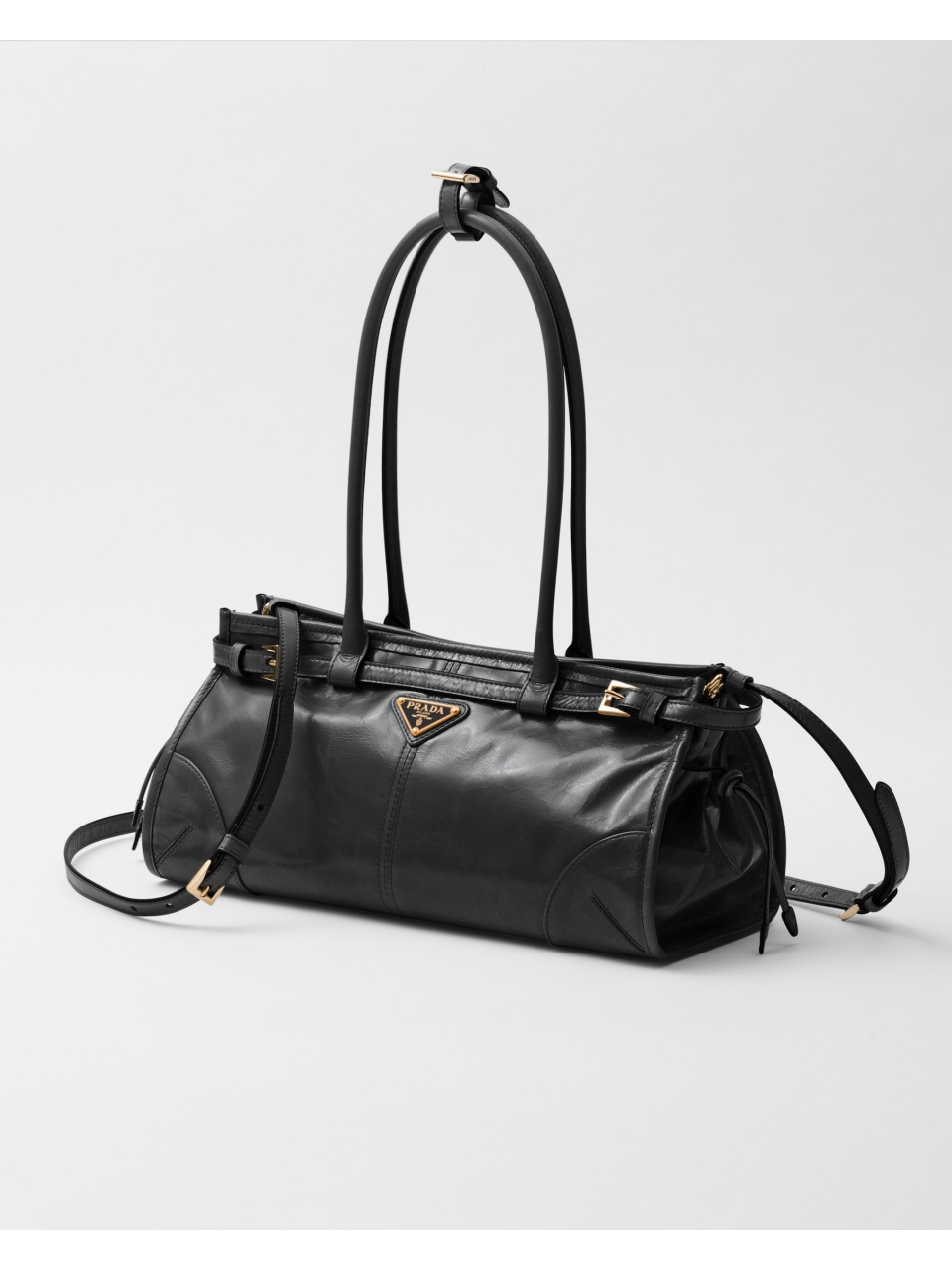 Кожаная сумка среднего размера Prada